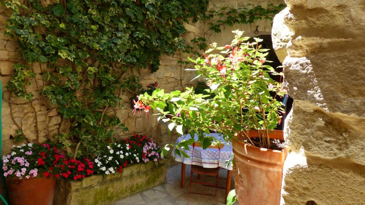 Bed And Art Bed & Breakfast Calvisson Exterior foto